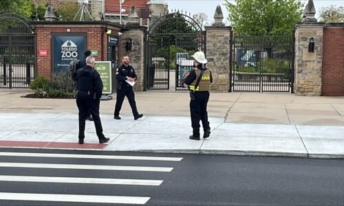 Toledo Zoo evacuated Friday morning after bomb threat, police say