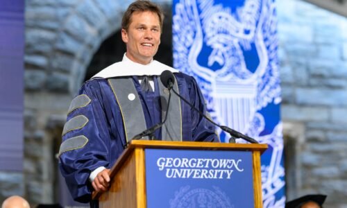 Tom Brady speaks to Georgetown grads, ribs Belichick