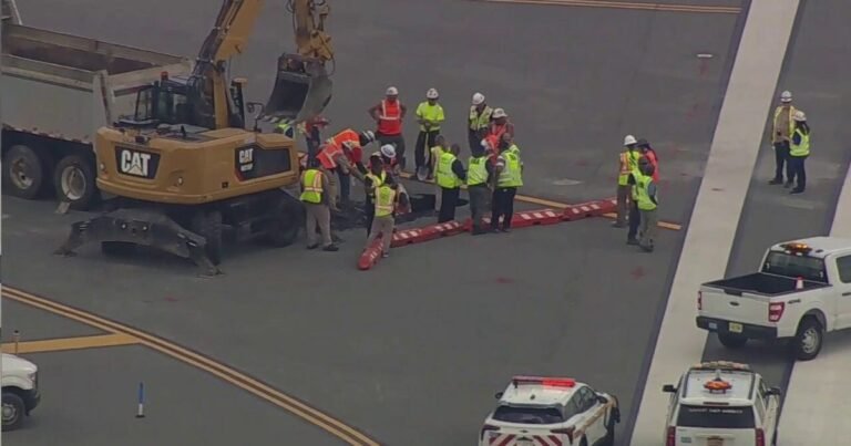 Track delays at LaGuardia Airport amid runway shutdown