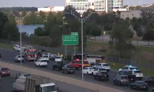 Traffic slowdown on SR-427 after 5-car crash leaves 2 hospitalized