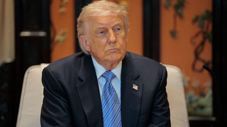 Trump disapproval rises on economy, healthcare: CNN poll