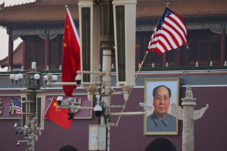 Trump viaja a China em desvantagem em relação a Xi - 13/05/2026 - Mundo
