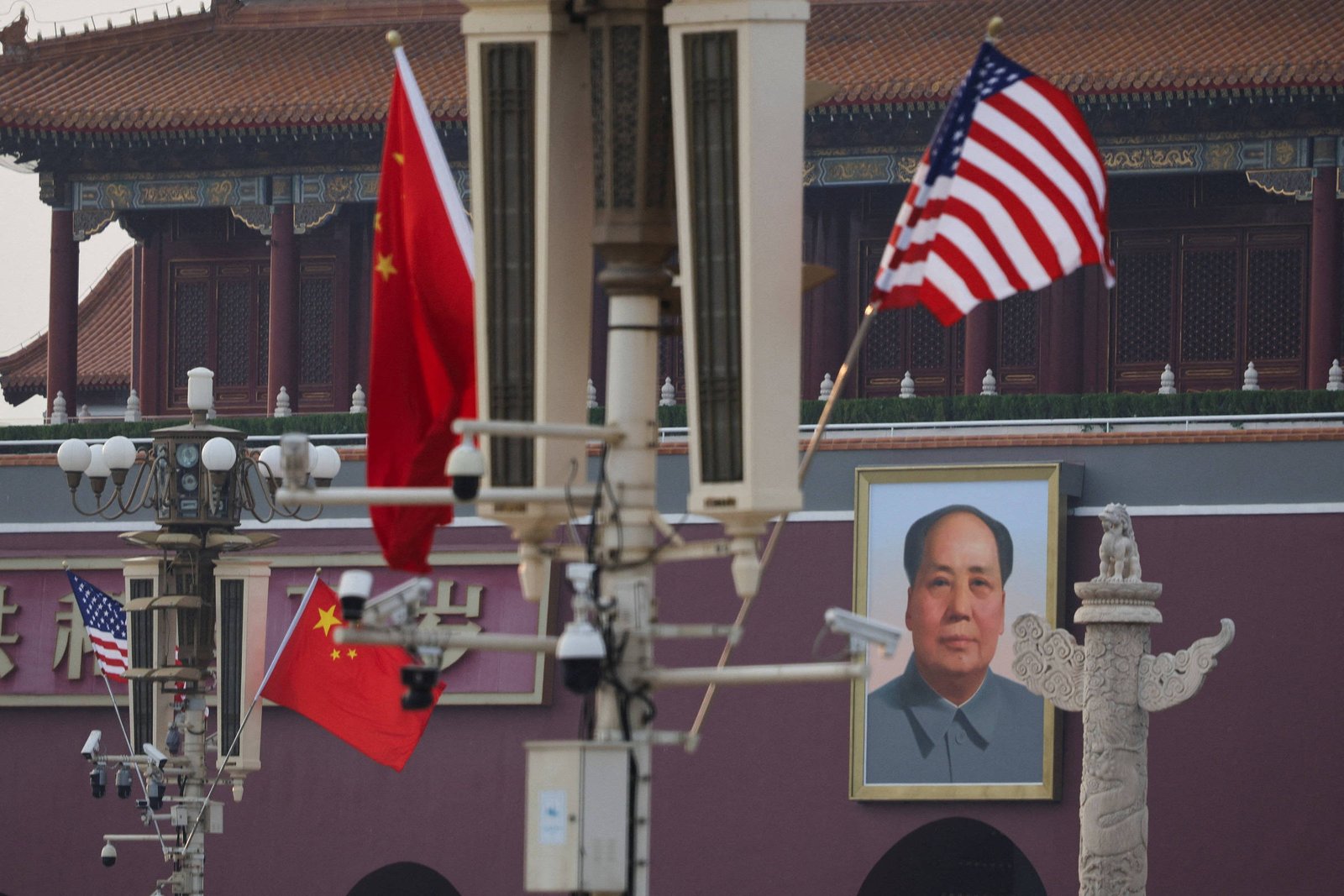 Trump viaja a China em desvantagem em relação a Xi - 13/05/2026 - Mundo