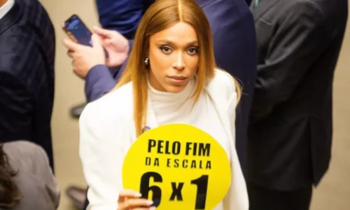 Veja o vídeo polêmico da “depilação íntima” de deputado que Erika Hilton relembrou
