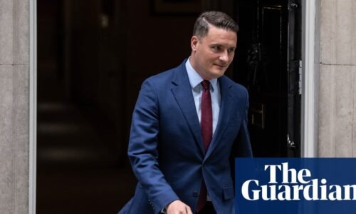 Wes Streeting plans to resign and mount leadership challenge, allies say | Wes Streeting