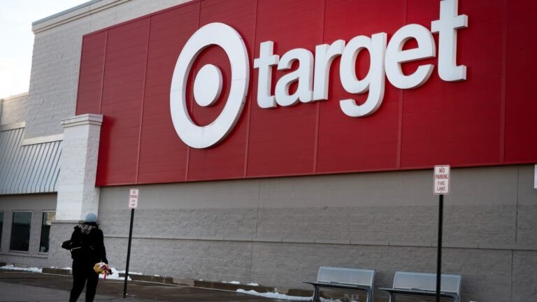 What's open, closed on Memorial Day 2026? Stores, restaurants, more