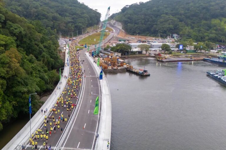 milhares de atletas cruzam a nova Ponte de Guaratuba