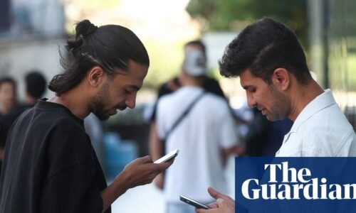 ‘This isn’t freedom’: anger, anxiety and tears as Iran’s internet flickers back | Iran