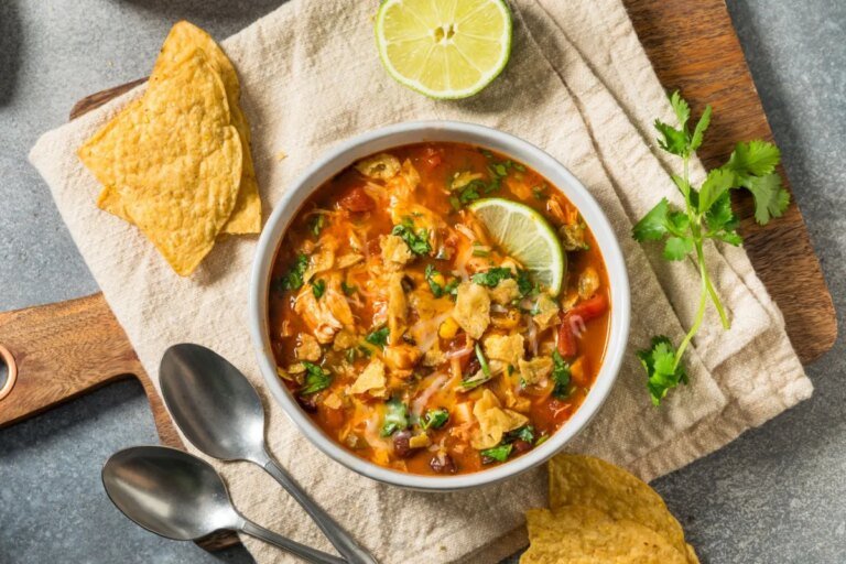 3 sopas práticas e ricas em proteínas para o jantar