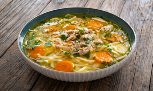 3 sopas proteicas para um jantar saudável e saboroso