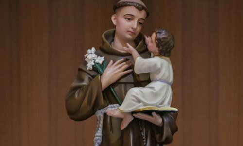 5 simpatias de Santo Antônio para atrair prosperidade