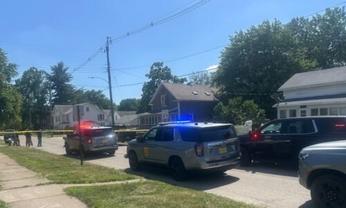 6 family members killed in Muscatine before suspected gunman shot himself