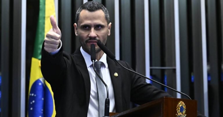 A trombada entre Cleitinho e presidente do Republicanos que alimenta a indefinição em Minas Gerais