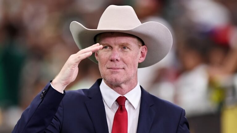 Alexi Lalas urges Socceroos to use his scathing criticism as dressing room motivation for the World Cup