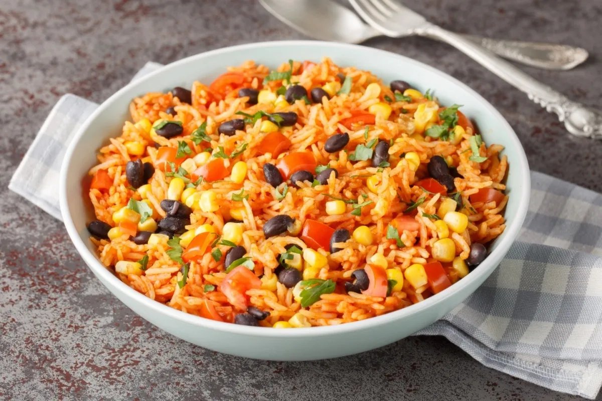 Almoço saudável: 5 receitas com arroz e feijão que fogem do tradicional