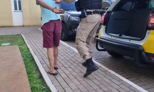 Ameaça com faca termina com prisão por violência doméstica no Santa Felicidade