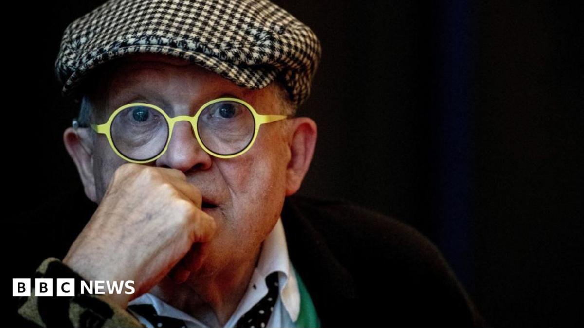 Artist David Hockney dies aged 88