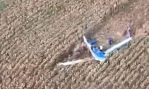 Avião agrícola cai em área rural do Paraná; piloto é socorrido pelo helicóptero do Samu