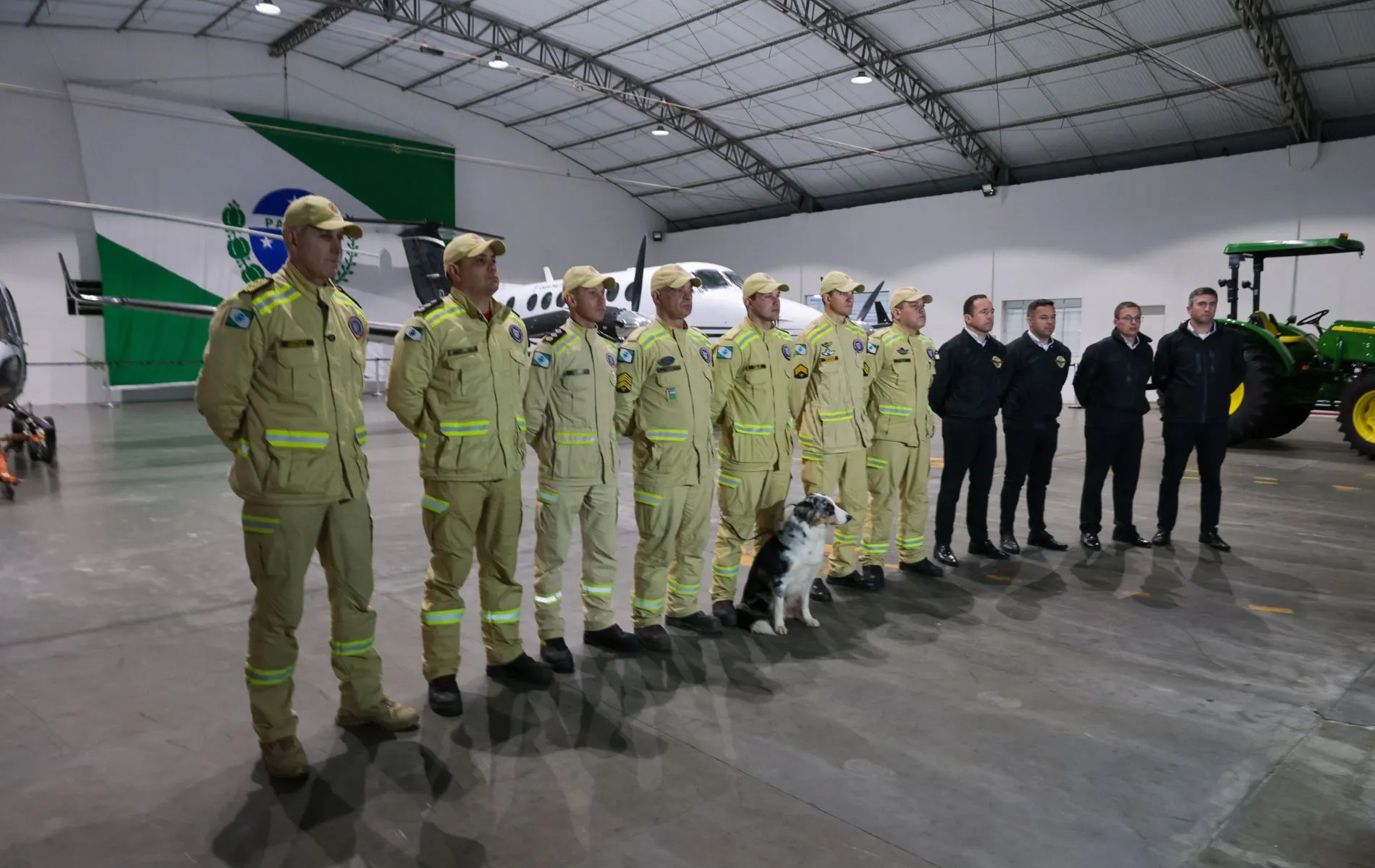 Bombeiros do PR vão à Venezuela para ajudar nas buscas de vítimas de terremoto