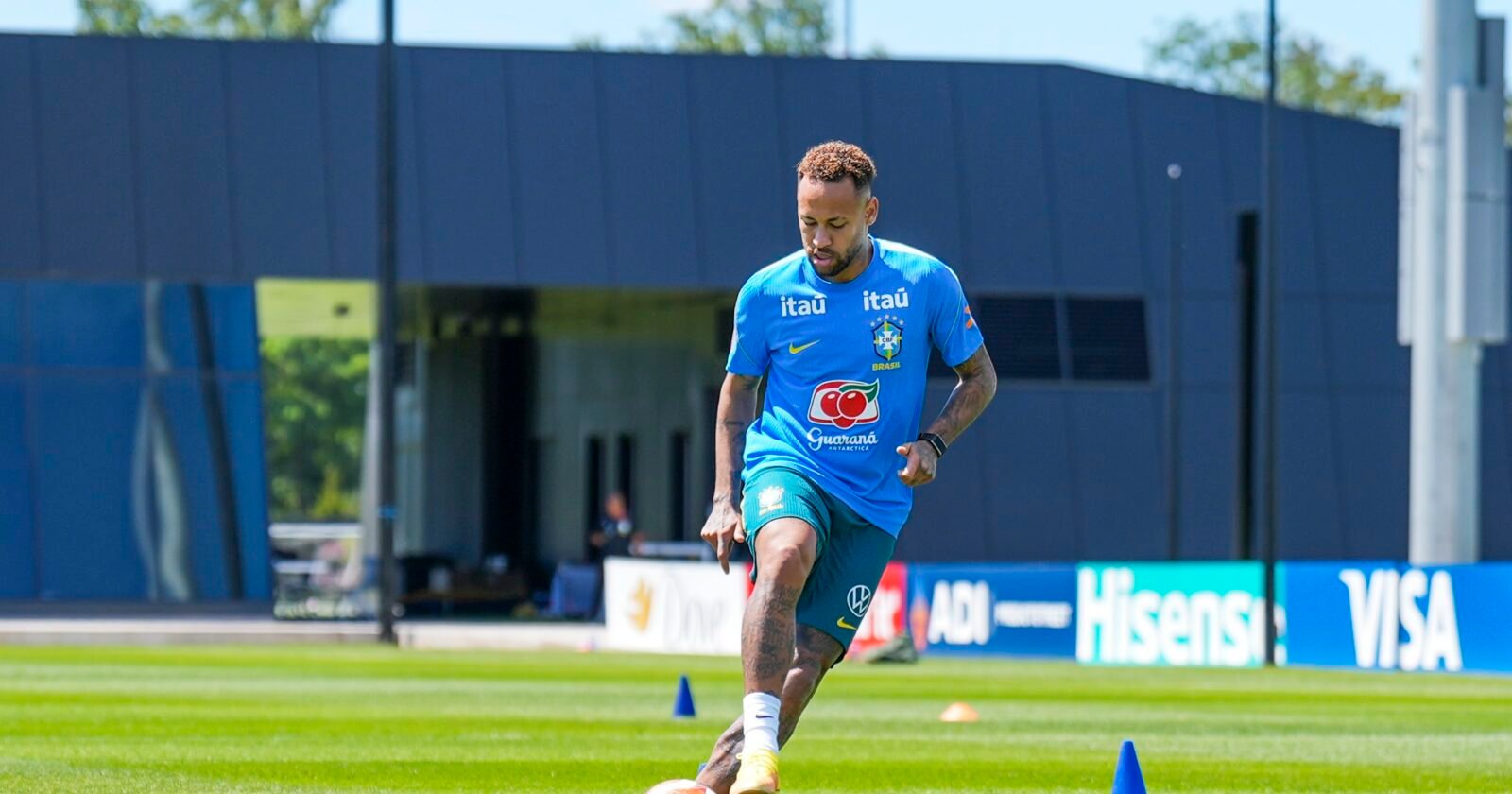 Camisa 10, Neymar igualará Pelé e Rivaldo caso entre em campo contra Escócia; entenda