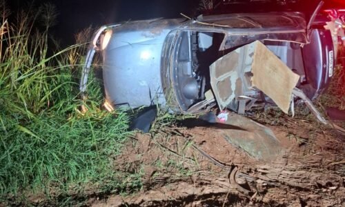 Capotamento na PR-182 deixa cinco feridos, três em estado grave