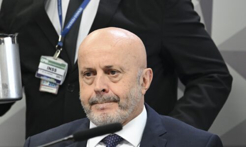 'Careca do INSS': Mendonça dá 48 horas para Papuda explicar denúncia de depoimento sem defesa e perguntas sobre delação