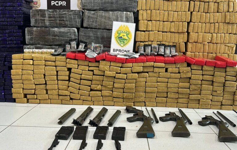 Carro é encontrado com peças de fuzis e 660 kg de drogas na RMC