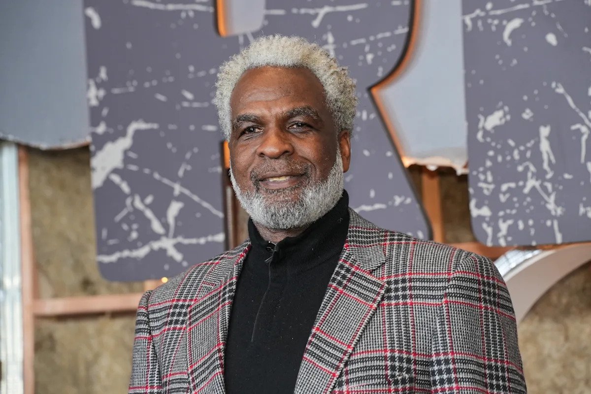 Charles Oakley-James Dolan feud continues during Knicks' NBA Finals run despite peace efforts by Michael Jordan, Adam Silver