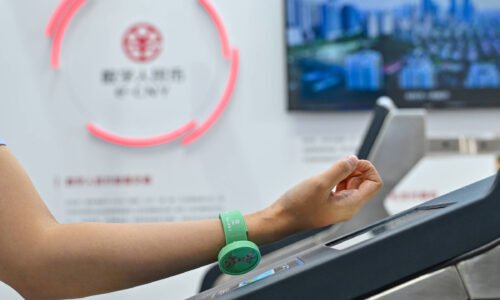 China prepara moeda digital como alternativa ao dólar - 15/06/2026 - Economia