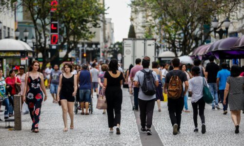 Cinco gerações dividem empresas em Curitiba e redefinem o mercado de trabalho