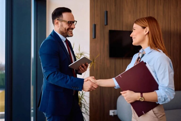 Descubra o que pequenos negócios podem aprender com grandes empresas