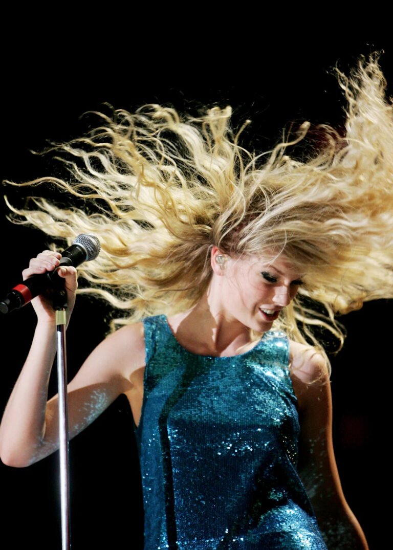 Did Taylor Swift make surprise appearance with Tim McGraw at CMA Fest?