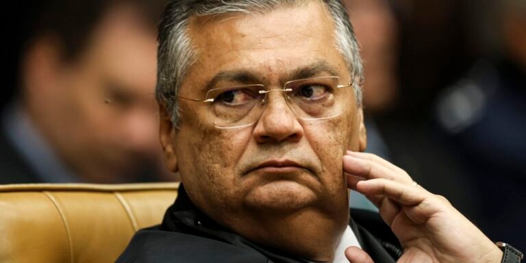 Dino mantém remoção de vídeos de vereador que ofendeu adversário