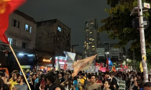 Estudantes protestam contra cortes nas universidades de SP