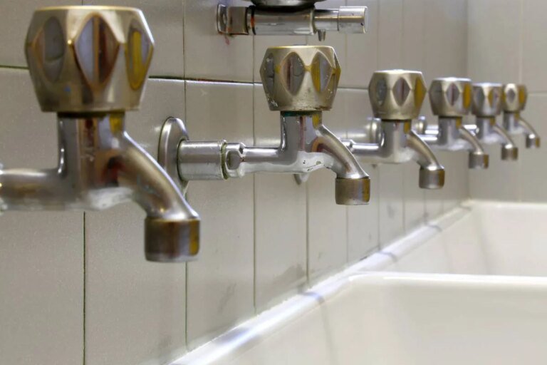 Falta de energia em estação deixa milhares de moradores em Curitiba e mais 3 cidades sem água