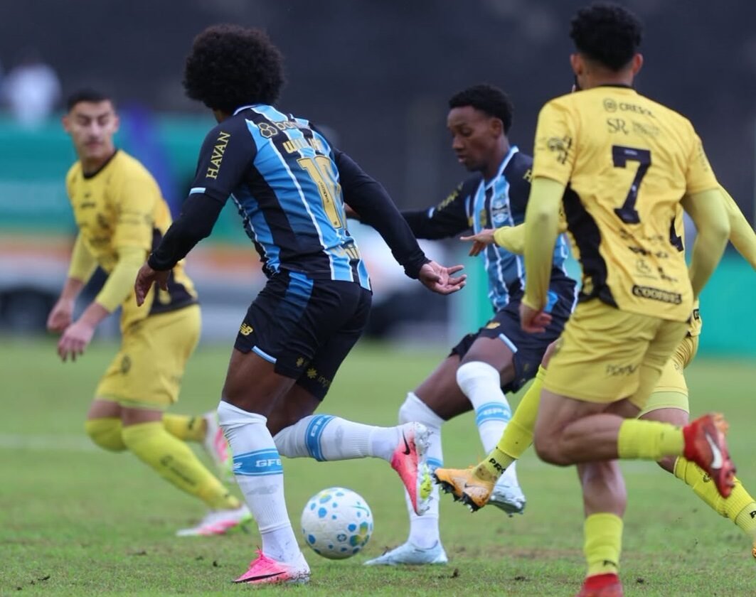 Grêmio vence FC Cascavel de virada em amistoso disputado no Estádio Olímpico Regional