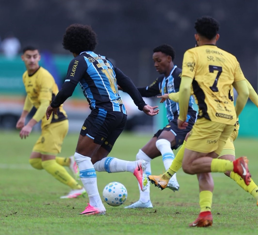 Grêmio vence FC Cascavel de virada em amistoso disputado no Estádio Olímpico Regional