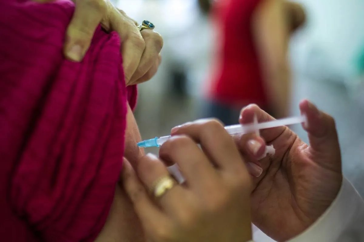 Inverno se aproxima e Paraná tem apenas 44% de cobertura vacinal contra gripe