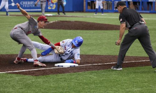 Jayhawks fall 8-1 to Sooners in Super Regional opener | News, Sports, Jobs
