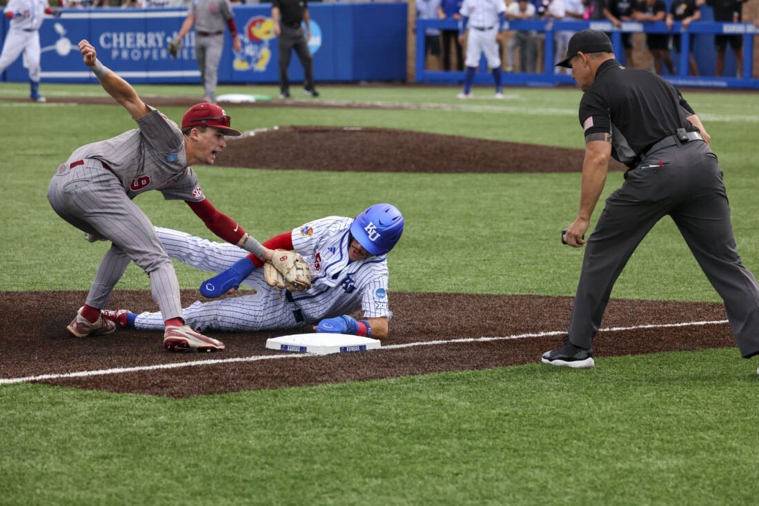 Jayhawks fall 8-1 to Sooners in Super Regional opener | News, Sports, Jobs