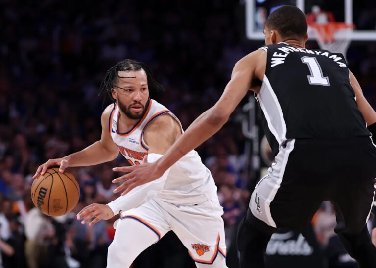 Knicks vs. Spurs score, live updates, where to watch: NBA Finals head back to San Antonio for Game 5 after Knicks' historic 29-point comeback