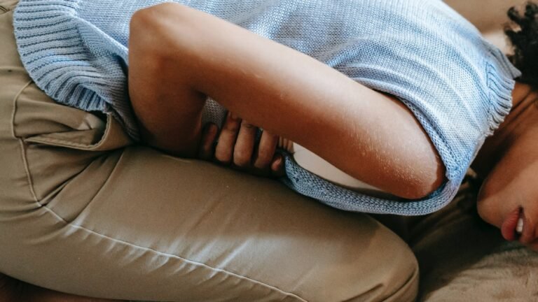 Maior estudo genético sobre endometriose mostra que a doença nunca foi só ginecológica