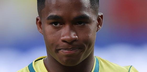 Mattos explica por que Ancelotti ainda segura atacante
