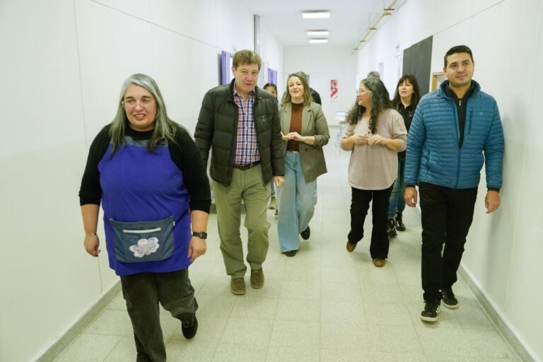Melella: “Estamos fortaleciendo las políticas de cuidado y acompañamiento a las familias”