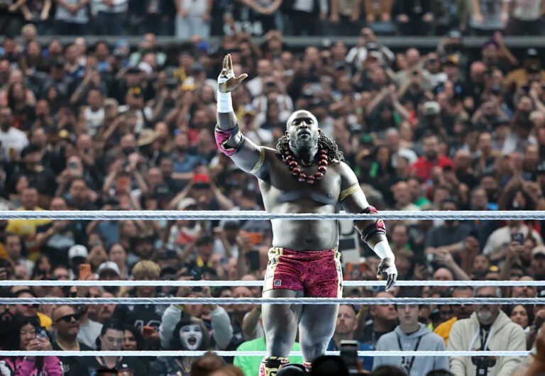 Monday night Raw preview. Monday night Raw start time today. Raw card