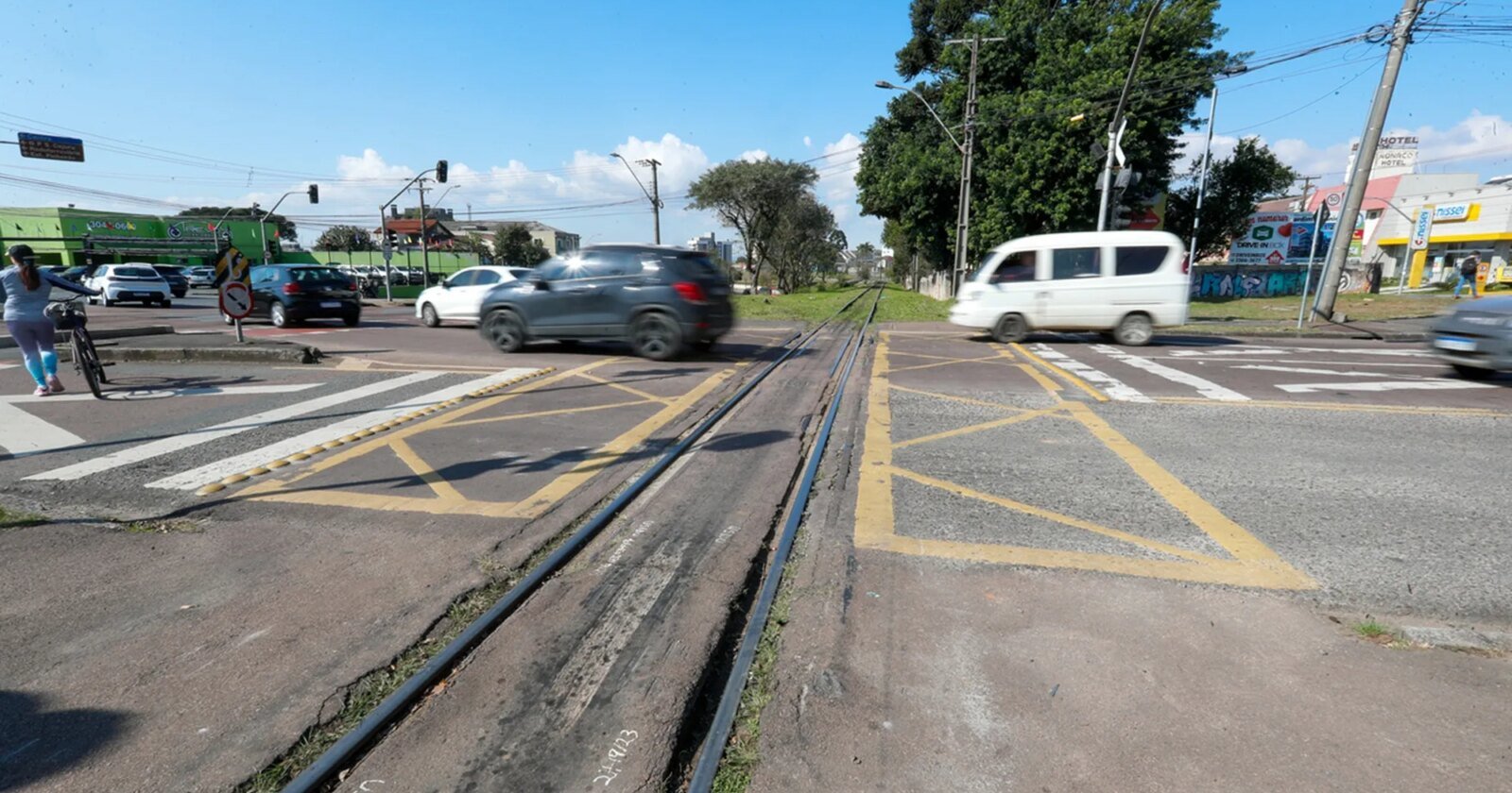 Nova concessão ferroviária pode manter trens no meio das cidades do Paraná
