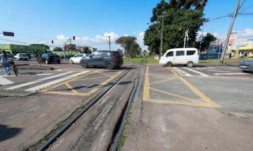 Nova concessão ferroviária pode manter trens no meio das cidades do Paraná