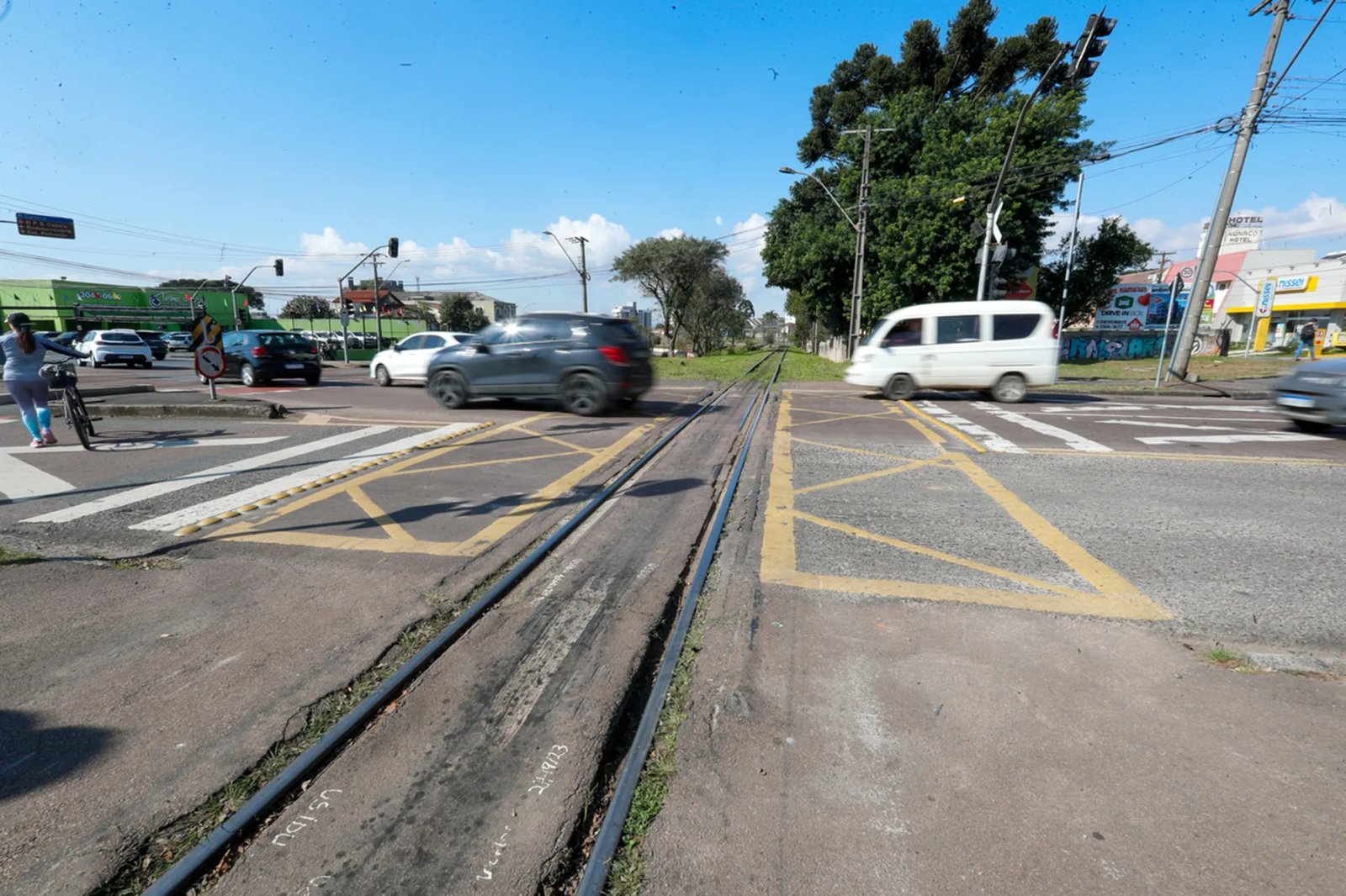 Nova concessão ferroviária pode manter trens no meio das cidades do Paraná
