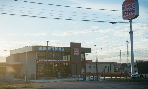 Nova unidade do Burger King em Colombo inaugura nesta sexta-feira