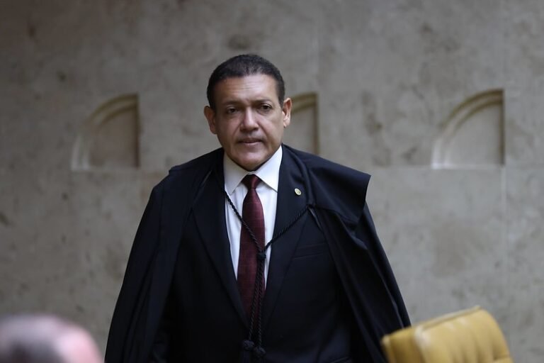 Nunes Marques é sorteado relator de processo de Flávio Bolsonaro contra Lula por 'ameaça'